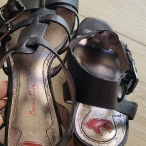 Berlin Lee hells. Big heels